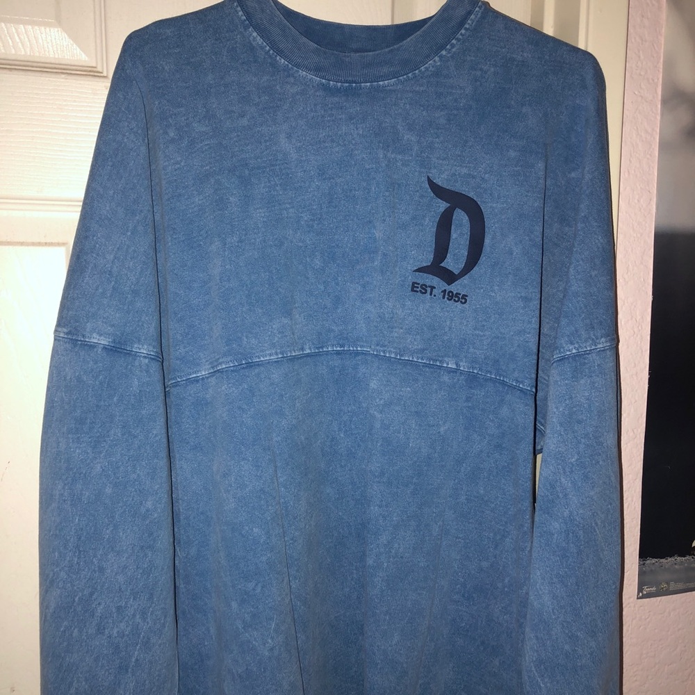 Disneyland long sleeve/crew neck !